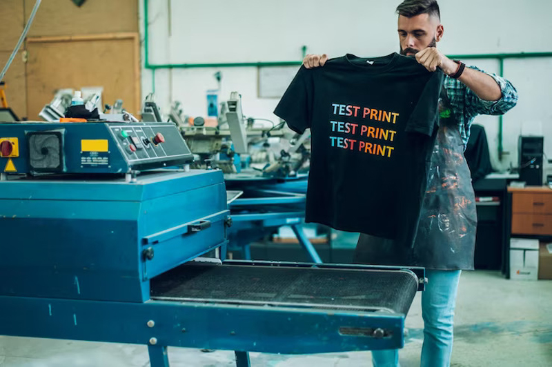 Impression personnalisée sur t-shirt avec design graphique unique et de haute qualité